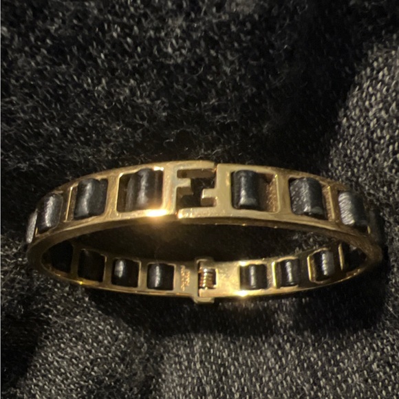 Fendi Leather Gold Tone Bracelet M - Picture 3 of 7